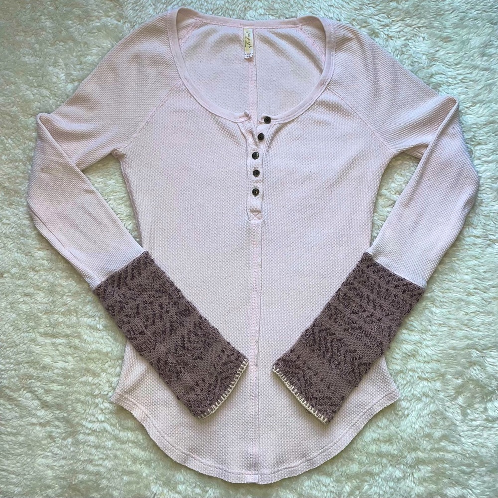 Free People light pink ski lodge thermal button henley w/ mauve crochet sleeves - Picture 2 of 6